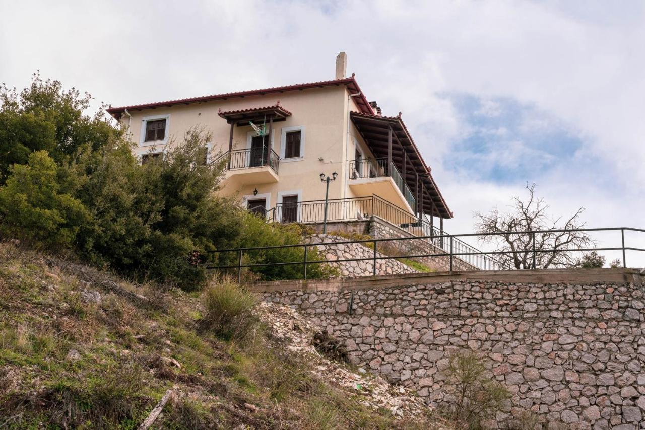 Meli Apartments Arachova Bagian luar foto