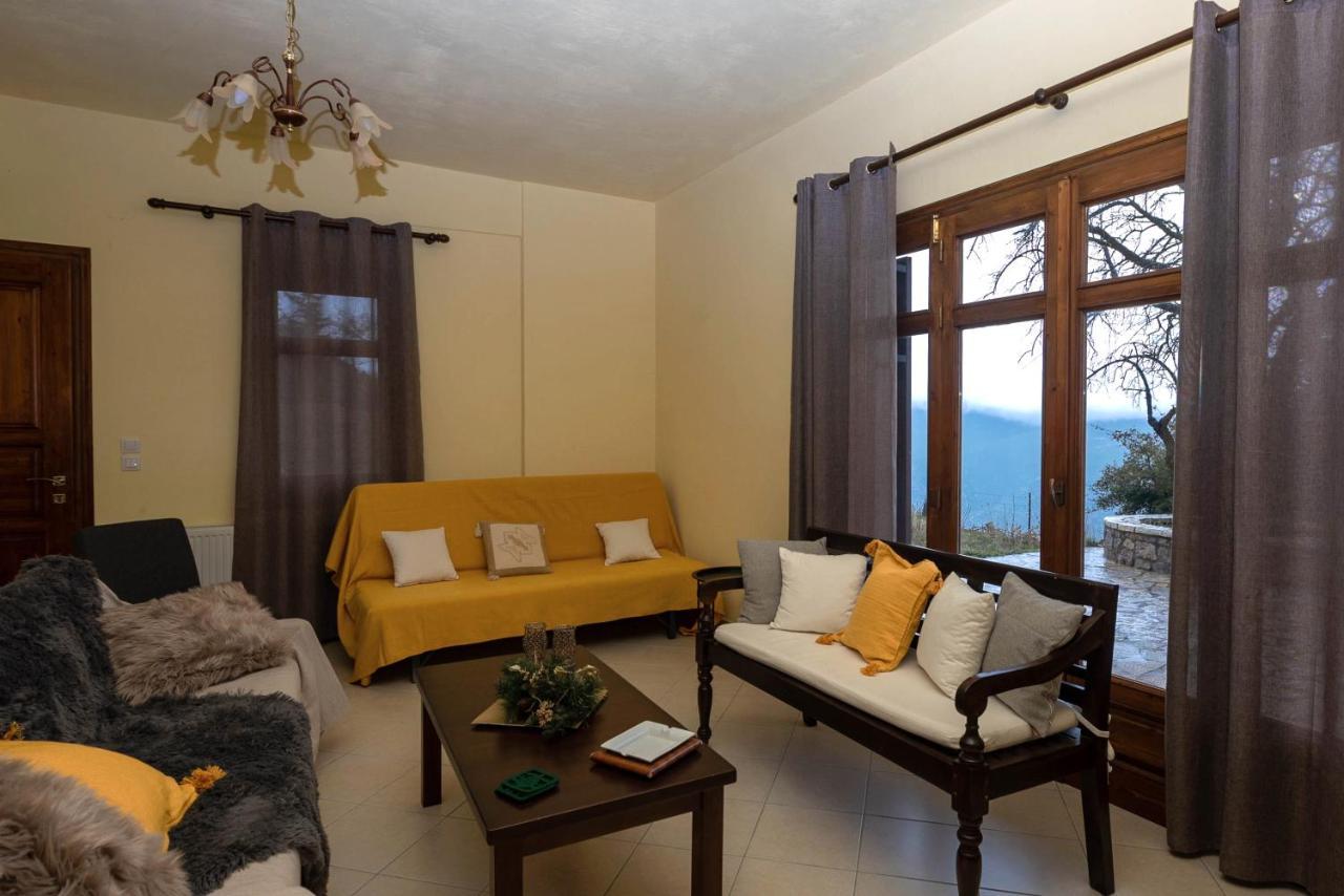 Meli Apartments Arachova Bagian luar foto