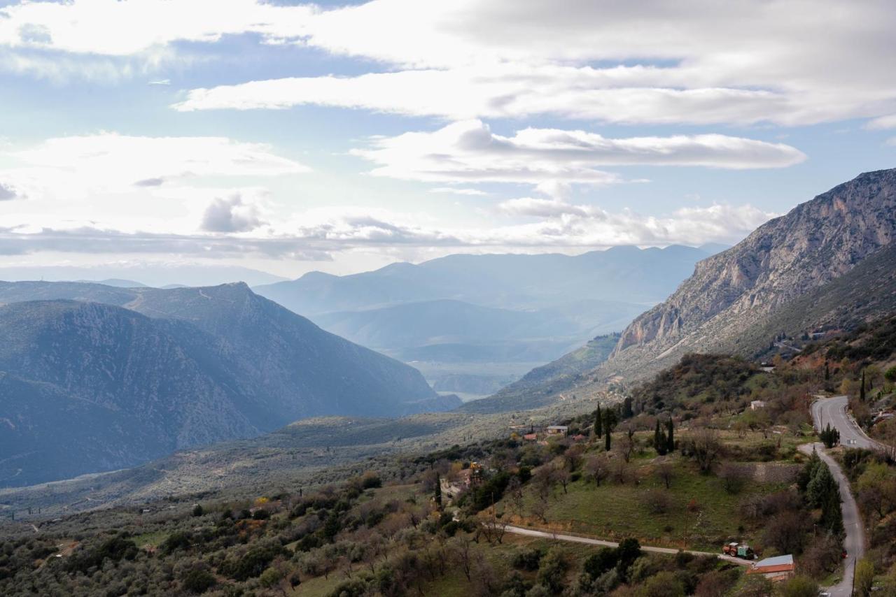 Meli Apartments Arachova Bagian luar foto